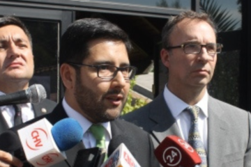 Un allanamiento en la cárcel de Colina 2 dejó al descubierto una red de estafas telefónicas que operaba desde el interior del recinto. Las víctimas eran engañadas con falsos embargos y el perjuicio ya alcanza cerca de $200 millones.