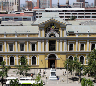 Corte rechaza recurso contra la Universidad de Chile por matrícula condicionada a deuda