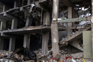 La ONU alerta que bombardeos de Israel en Líbano podrían violar el derecho internacional por afectar a civiles y hospitales.