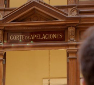 Corte de Santiago anula fallo arbitral por excluir prueba clave en juicio de corretaje