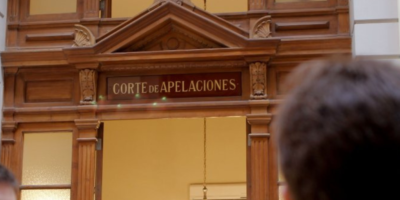 Corte de Santiago anula fallo arbitral por excluir prueba clave en juicio de corretaje