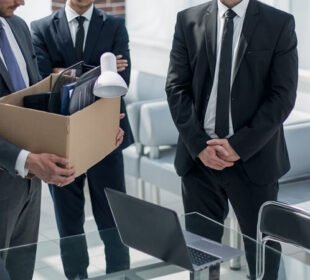Corte Suprema declara improcedente despido por necesidades de la empresa y refuerza la estabilidad laboral de trabajadores.