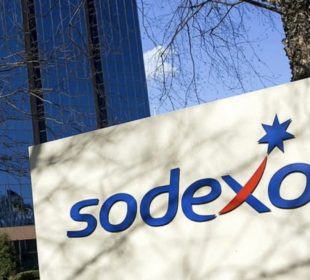 La Corte de Apelaciones de Santiago rechazó el recurso de nulidad presentado por Sodexo Servicios SA y mantuvo la multa de 40 UTM aplicada por la Inspección del Trabajo. El fallo estableció que una trabajadora contratada con dedicación a tiempo completo se encontraba sometida, en los hechos, a una jornada laboral.
