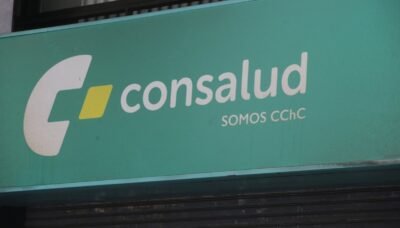 La Corte de Apelaciones de La Serena ordenó a Isapre Consalud equiparar íntegramente las coberturas de salud mental y física de un afiliado, pese a que su plan fue contratado antes de 2022. La institución apeló ante la Corte Suprema, que deberá resolver si el nuevo estándar puede aplicarse a contratos anteriores.