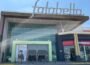 La Corte de Apelaciones de Santiago acogió el recurso de protección de una consumidora y ordenó a CMR Falabella detener las cobranzas relacionadas con operaciones denunciadas como fraudulentas. La empresa también deberá bloquear temporalmente la deuda en Dicom, Equifax y los registros de la CMF.