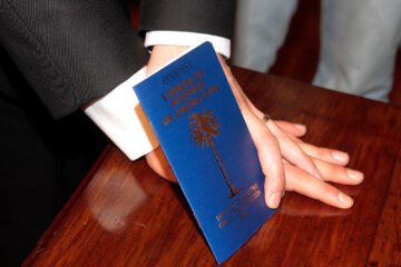 Alerta por “novios de papel”: agencias ofrecerían vínculos pagados para regularizar a extranjeros