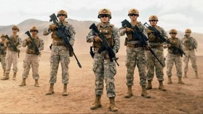 Un proyecto presentado en el Senado propone excluir de la tutela laboral diversos actos propios del mando en las Fuerzas Armadas, Carabineros, la Policía de Investigaciones y Gendarmería, reforzando el principio de especialidad estatutaria y redefiniendo el control jurídico sobre las decisiones institucionale