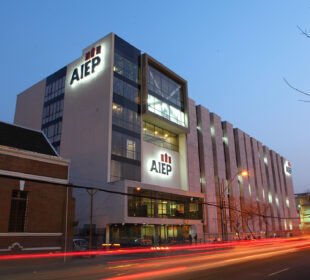 Querella contra AIEP: las contradicciones por los pagarés que frenaron miles de cobranzas