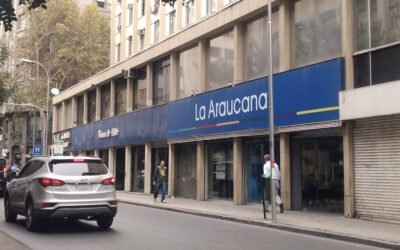 La Corte Suprema determinó que La Araucana actuó arbitrariamente al reanudar los descuentos de un crédito social sin notificar previamente al trabajador. La entidad deberá cesar las deducciones, restituir el dinero retenido y someterse a la fiscalización de la SUSESO.